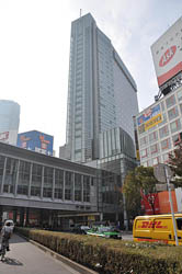 配布場所は渋谷マークシティ前